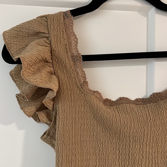 Tan Bodysuit with Ruffle Sleeves - Picture 2 of 2